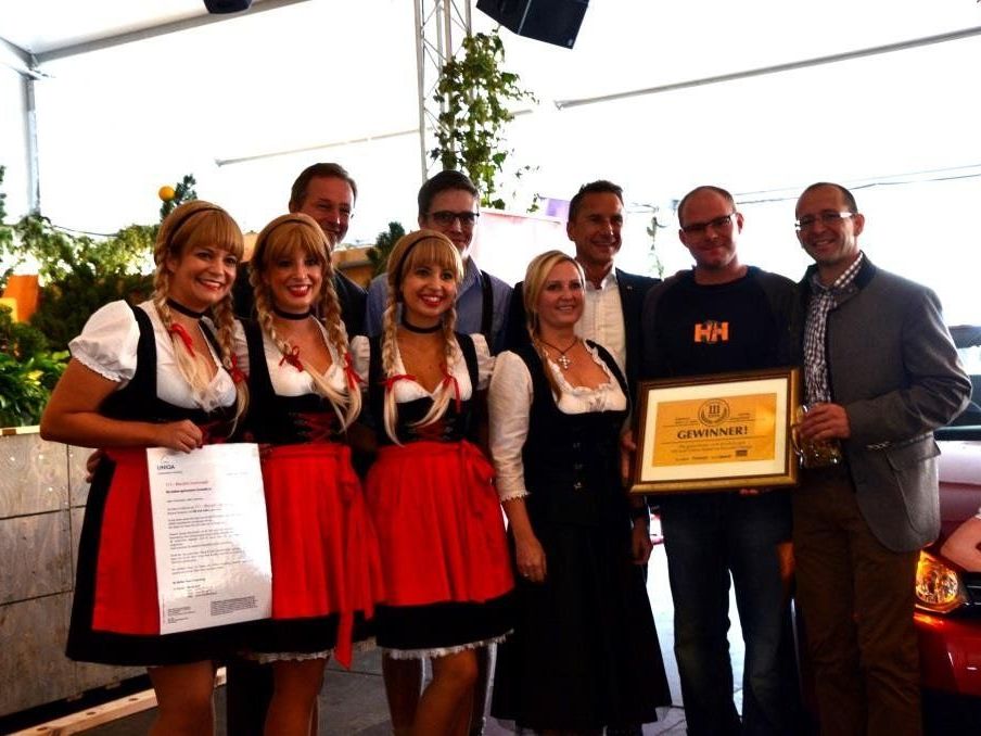 Manuel Bichler aus Bludenz gewinnt das 3-Schwestern-VW-Cabrio vom Autohaus Koch. Manuel Bichler aus Bludenz gewinnt das 3-Schwestern-VW-Cabrio vom Autohaus Koch.