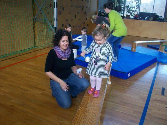 Beim Eltern-Kind-Turnen in Tschagguns wird der kindliche Bewegungsdrang gestillt. Beim Eltern-Kind-Turnen in Tschagguns wird der kindliche Bewegungsdrang gestillt.