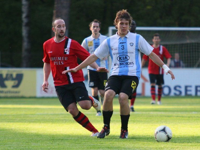 Hard spielt am Freitag abend in Seekirchen und will drei Punkte holen. Hard spielt am Freitag abend in Seekirchen und will drei Punkte holen.