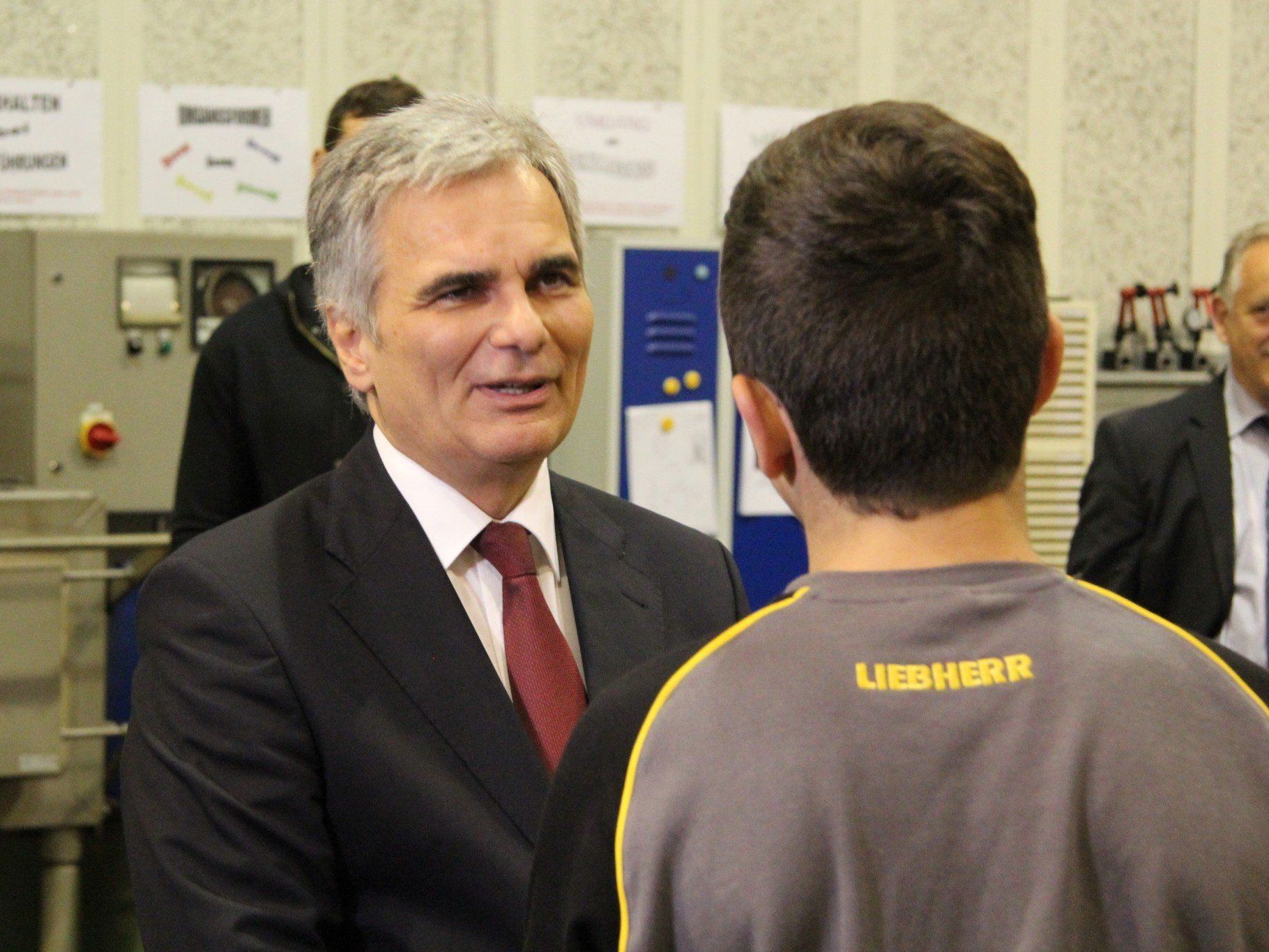 Bundeskanzler Faymann startet Österreich-Tour in Nenzing. Bundeskanzler Faymann startet Österreich-Tour in Nenzing.