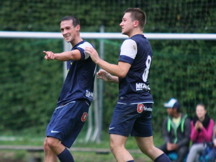 Heimkehrer Martin Bartolini schoss in der letzten Minute trotz Unterzahl das 3:2-Siegtor für Fußach in Wolfurt. Heimkehrer Martin Bartolini schoss in der letzten Minute trotz Unterzahl das 3:2-Siegtor für Fußach in Wolfurt.