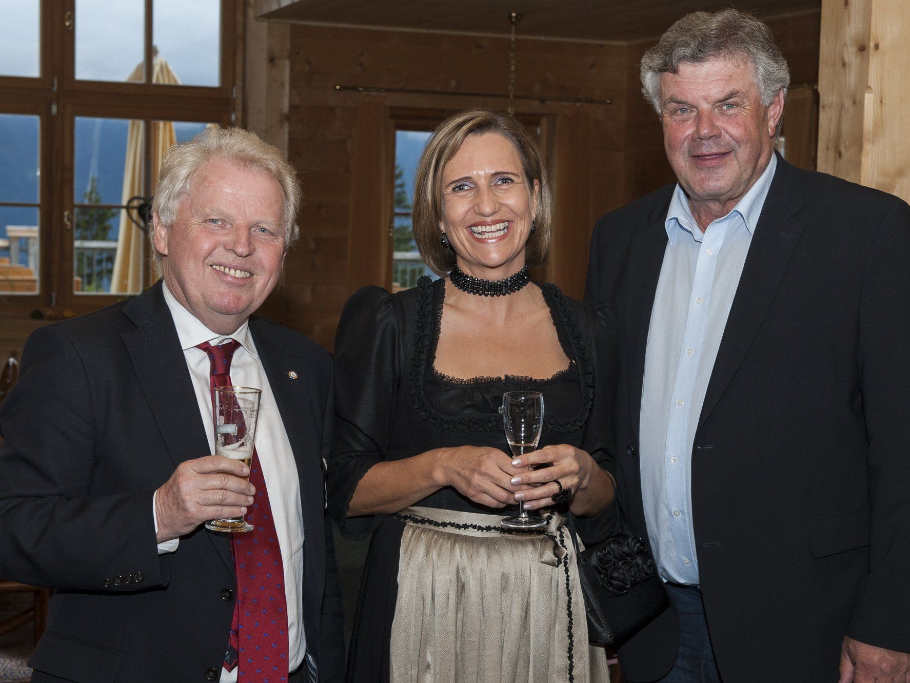 v. l.: Der Rotary Distrikt-Governor Dr. Peter Posch, Optikermeisterin Silvia Ibele und Bürgermeister Mandy Katzenmeier. v. l.: Der Rotary Distrikt-Governor Dr. Peter Posch, Optikermeisterin Silvia Ibele und Bürgermeister Mandy Katzenmeier.