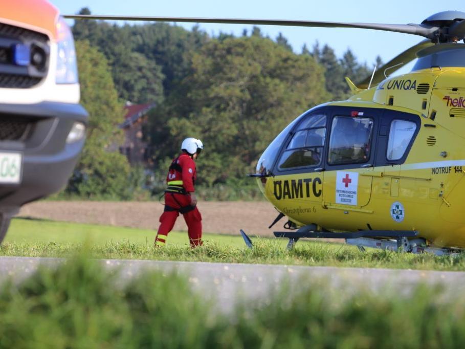 Der Biker wurde mit dem Rettungshubschrauber ins Spital nach Salzburg geflogen.