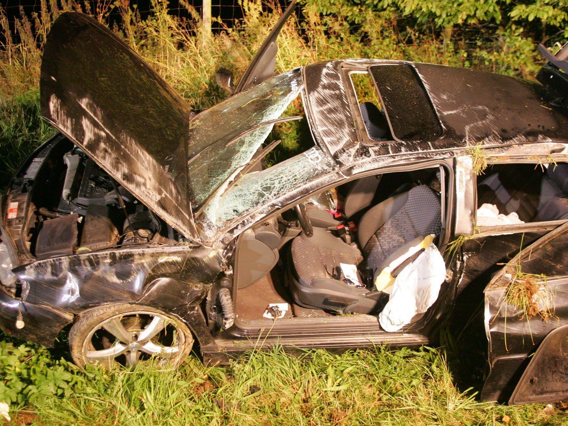 Weißensberg (D): eine schwer verletzte Person bei Verkehrsunfall.