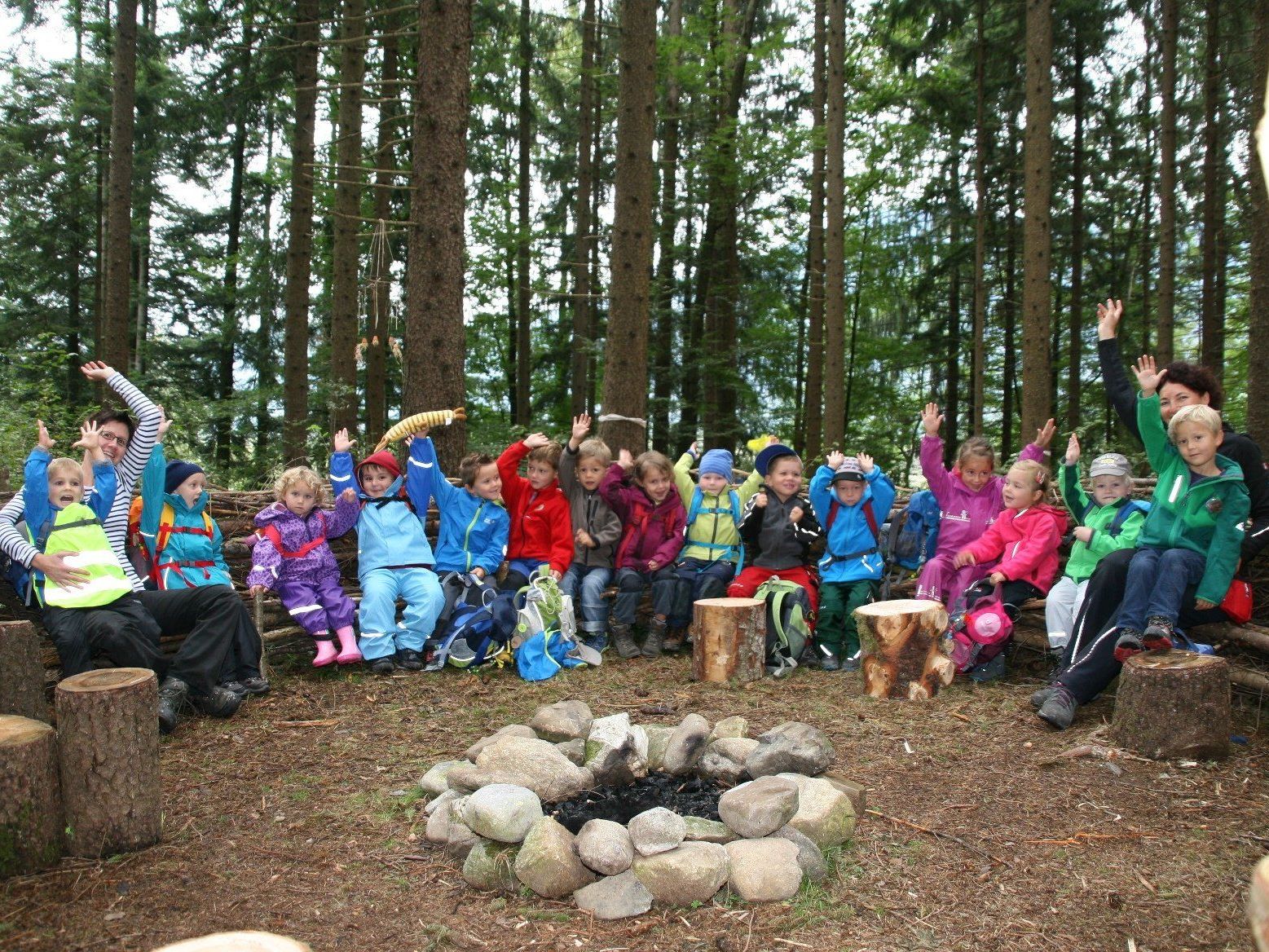 Am Dienstag wurde der „Dreckspatza“-Waldkindergarten feierlich eröffnet. Am Dienstag wurde der „Dreckspatza“-Waldkindergarten feierlich eröffnet.
