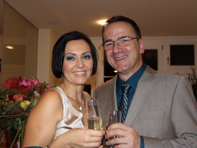 Gemeinsam mit ihrem Partner begrüßte Doktor Izabella Vugrin ihre Gäste. Gemeinsam mit ihrem Partner begrüßte Doktor Izabella Vugrin ihre Gäste.