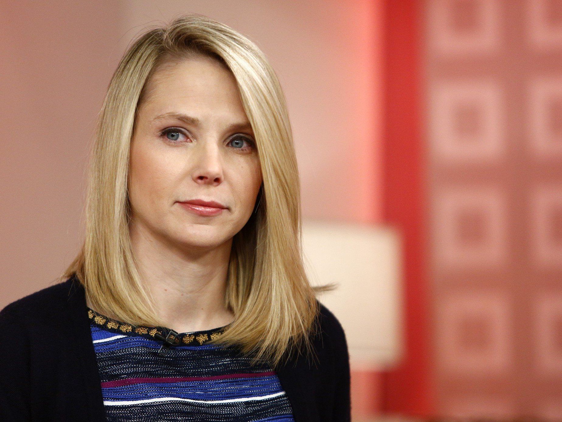 Die Yahoo-Chefin Marissa Mayer hat Angst vor dem Gefängnis, das ihr droht, falls sie nicht mit dem Geheimdienst kooperiert. Die Yahoo-Chefin Marissa Mayer hat Angst vor dem Gefängnis, das ihr droht, falls sie nicht mit dem Geheimdienst kooperiert.