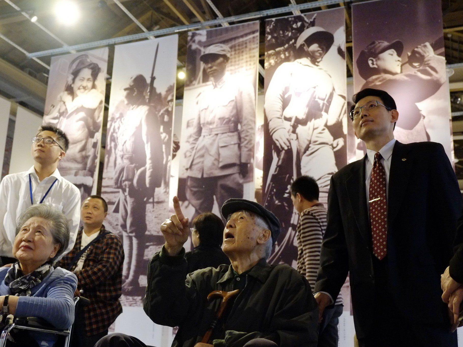 Bei einer Ausstellung über den Zweiten Weltkrieg waren die Chinesen sehr geschockt - sie wussten nichts vom Holocaust.