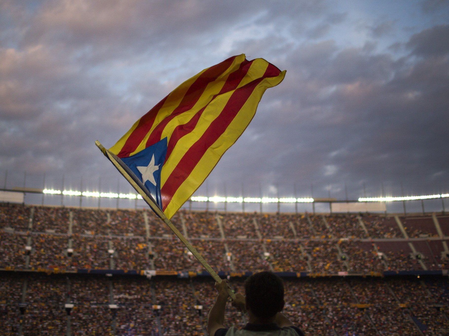 Die Katalanen möchten über die Unabhängigkeit von Spanien abstimmen. Die Katalanen möchten über die Unabhängigkeit von Spanien abstimmen.