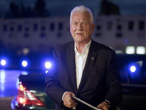Die Mehrheit der Österreicher sieht Frank nicht in Führungsposition. Die Mehrheit der Österreicher sieht Frank nicht in Führungsposition.