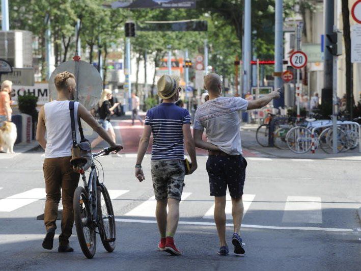 Der "Pseudo-Radweg" auf der MaHü muss nun weichen. Der "Pseudo-Radweg" auf der MaHü muss nun weichen.