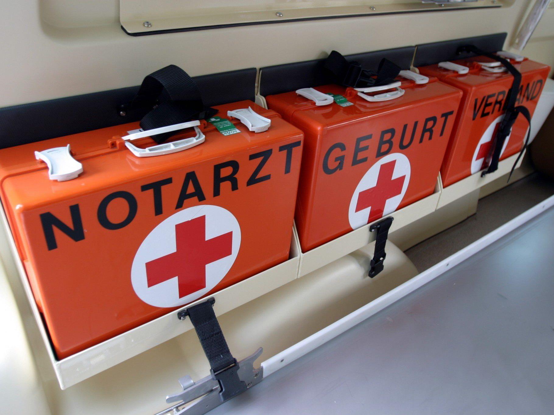 Der Verletzte wurde mit dem Notarzthubschrauber ins LKH Feldkirch geflogen.