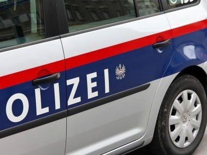 Am Dienstag wurde ein Lebensmittelgeschäft im 21. Bezirk überfallen. Am Dienstag wurde ein Lebensmittelgeschäft im 21. Bezirk überfallen.