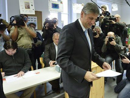 Michael Spindelegger am Wahlsonntag in Niederösterreich. Michael Spindelegger am Wahlsonntag in Niederösterreich.