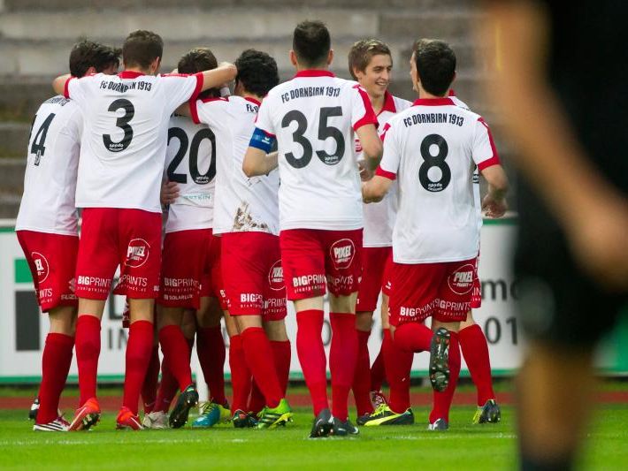 Dornbirn jubelt endlich über den ersten Saisonsieg. Gegen Bregenz gewann man mit 5:2. Dornbirn jubelt endlich über den ersten Saisonsieg. Gegen Bregenz gewann man mit 5:2.