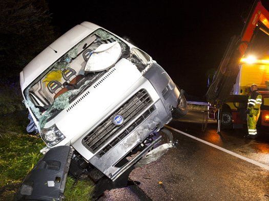 Fahrzeuglenker erlag seinen Verletzungen Fahrzeuglenker erlag seinen Verletzungen