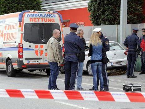 Die Ermittlungen nach dem tödlichen CO-Unfall in Wien dauern an.