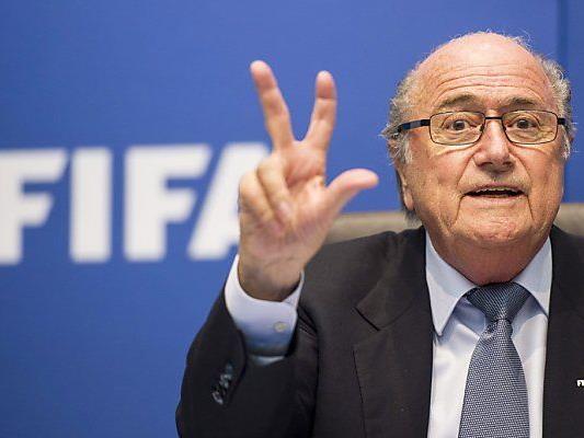 Blatter versucht Wahlversprechen einzulösen