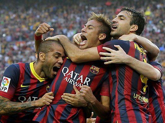 Jungstar Neymar (m.) traf zum 1:0 für Barcelona