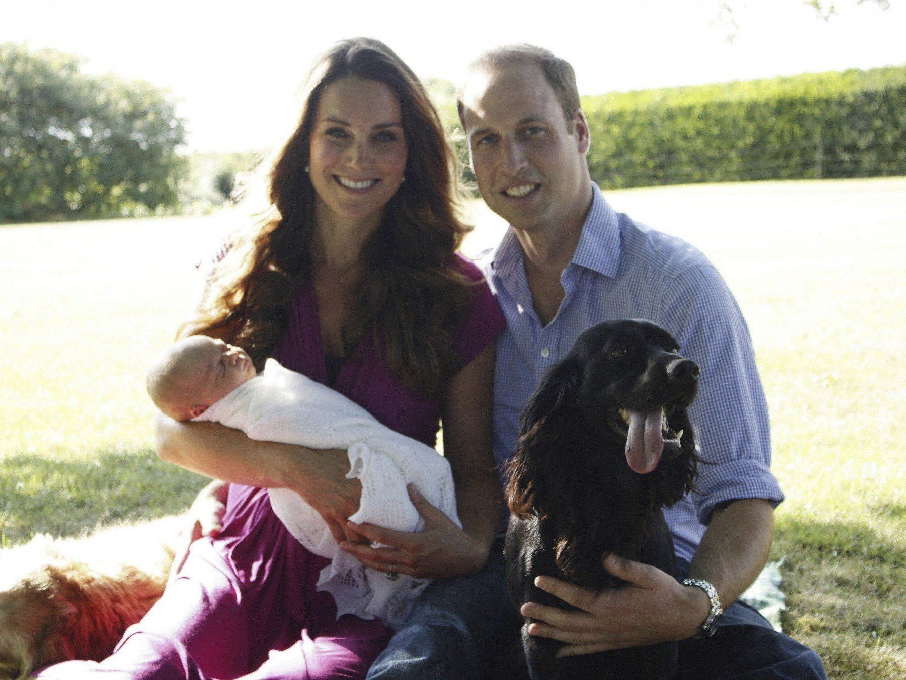 Prinz William und seine Frau Catherine wurden am 22. Juli 2013 zum ersten Mal Eltern. Prinz William und seine Frau Catherine wurden am 22. Juli 2013 zum ersten Mal Eltern.