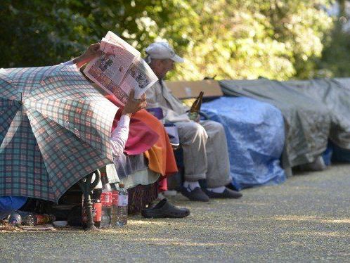 Polizei vertrieb Obdachlose aus Stadtpark: Grüne veruteilen Verhalten Polizei vertrieb Obdachlose aus Stadtpark: Grüne veruteilen Verhalten