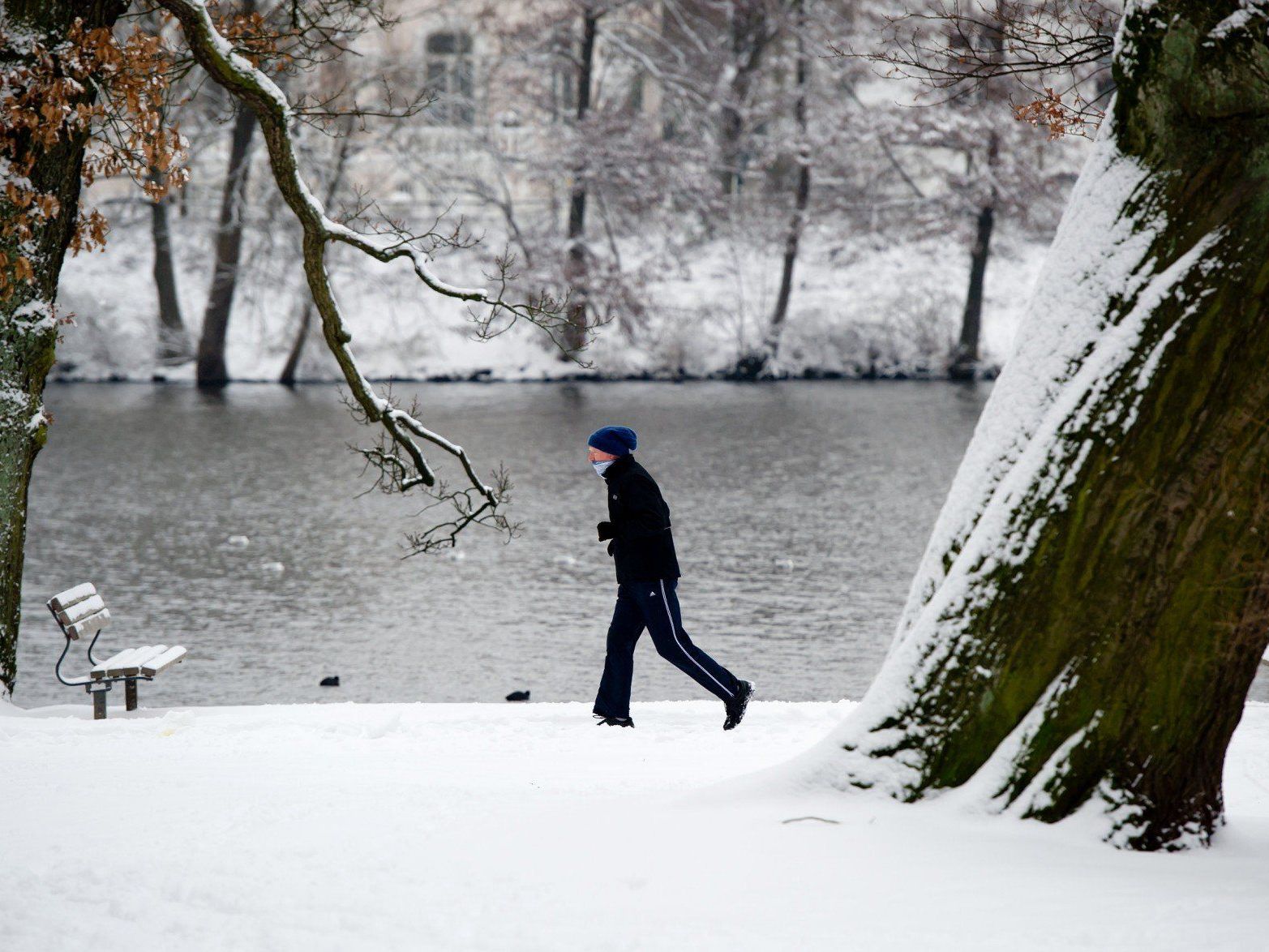 Joggen im Winter birgt einige ungeahnte Gefahren. Joggen im Winter birgt einige ungeahnte Gefahren.