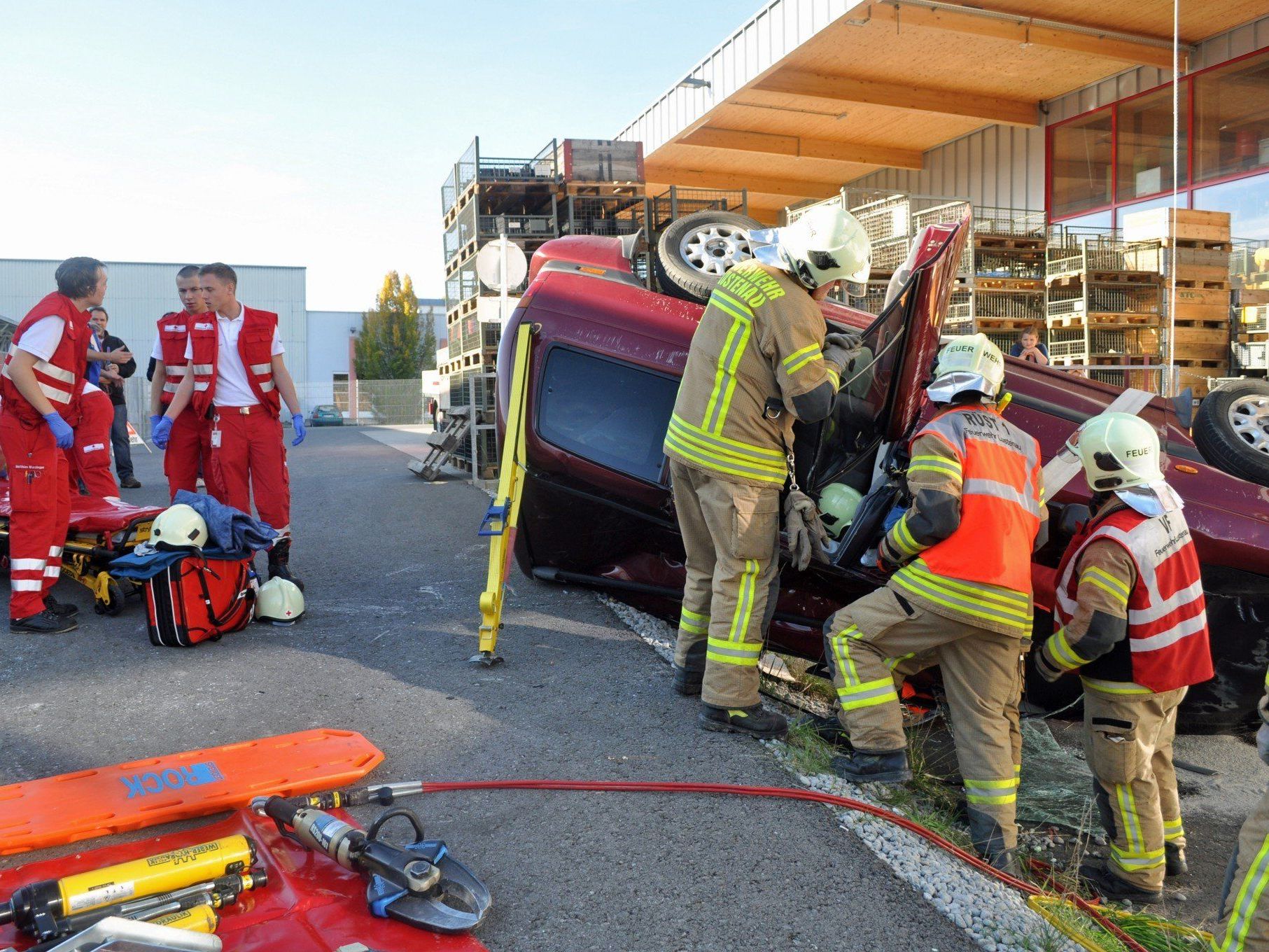 „Was wäre wenn?“ – Freiwillige Feuerwehr und Rotes Kreuz zeigten volle Einsatzbereitschaft.