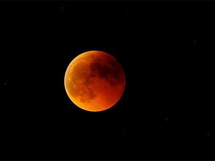 Fast unsichtbare Mondfinsternis in der Nacht auf Samstag Fast unsichtbare Mondfinsternis in der Nacht auf Samstag