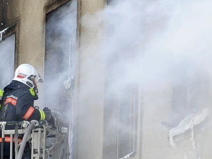 Wohnung in Wien – Donaustadt fing Feuer: Zwei Personen verletzt