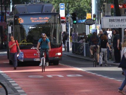 Mariahilfer Straße - Bus umfährt Fuzo, neue Route durch 6. Bezirk Mariahilfer Straße - Bus umfährt Fuzo, neue Route durch 6. Bezirk