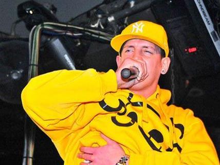 Der Wiener Rapper Money Boy soll in hamburg nach einem Konzert überfallen worden sein.