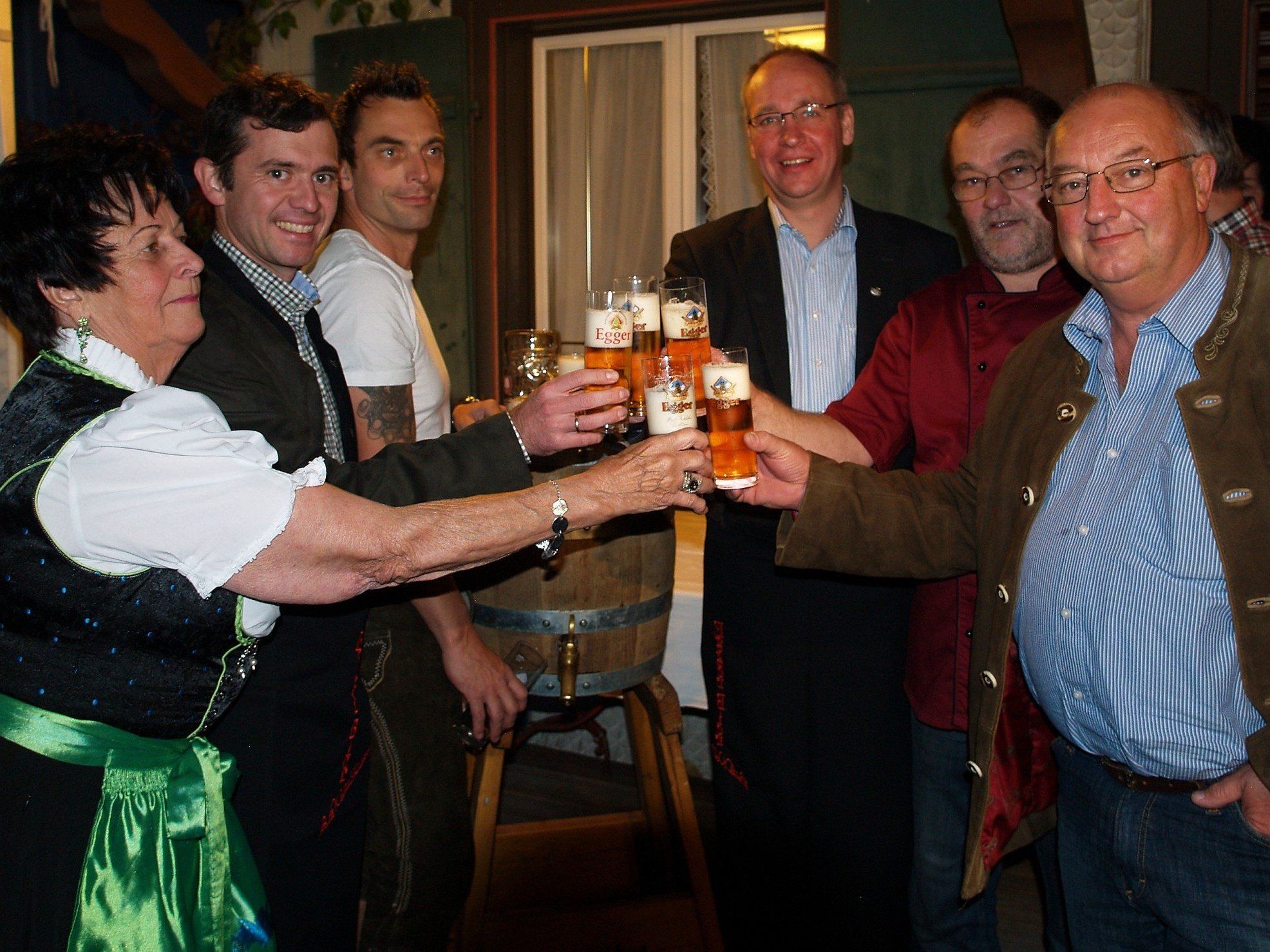 Das Bockbier wurde sogleich verkostet Das Bockbier wurde sogleich verkostet