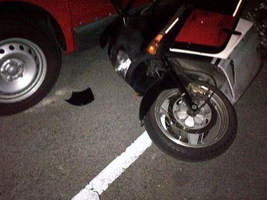 Die Vandalen beschädigten unter anderem ein Motorrad