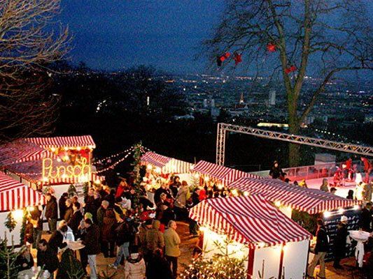 Beim Weihnachtsmarkt am Wilhelminenberg