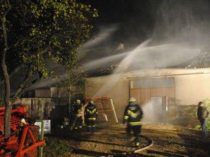 Bei dem Brand einer Lagerhalle in Rohrau wurde niemand verletzt.