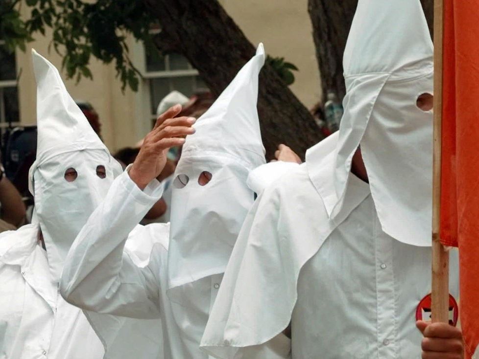 Abgesagt! Eine Demonstration des Ku Klux Klan. Abgesagt! Eine Demonstration des Ku Klux Klan.