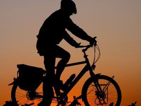 Richtige Beleuchtung ist beim Fahrradfahren wichtig.