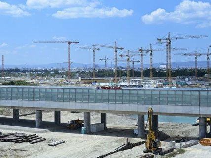 Die Seestadt: Eine Großbaustelle mit U-Bahn-Anschluss. Die Seestadt: Eine Großbaustelle mit U-Bahn-Anschluss.