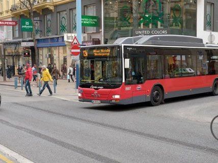 Der 13A ist auf einer neuen Route unterwegs. Der 13A ist auf einer neuen Route unterwegs.