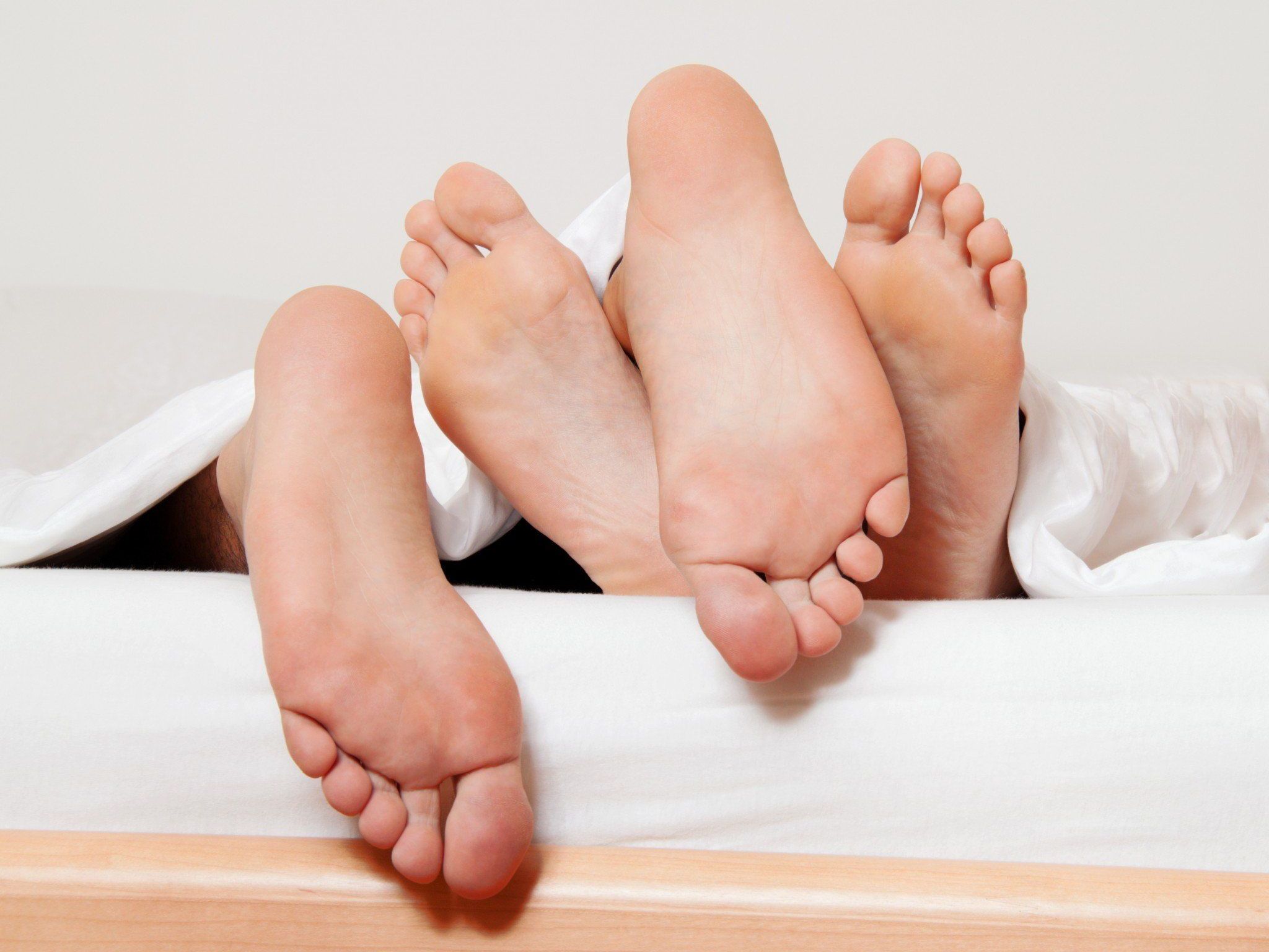 Frisch getraute Frau festgenommen - Mann reichte umgehend Scheidung ein. Frisch getraute Frau festgenommen - Mann reichte umgehend Scheidung ein.
