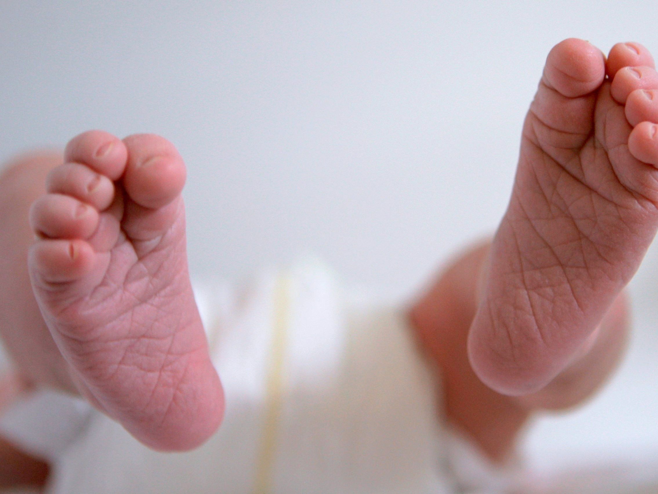 In Ungarn wurde ein Baby nach dem Hirntod der Mutter lebend entbunden. In Ungarn wurde ein Baby nach dem Hirntod der Mutter lebend entbunden.