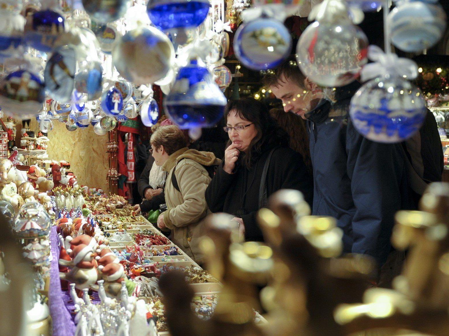 VIENNA.AT präsentiert 10 Fakten rund um Wiens Adventmärkte.