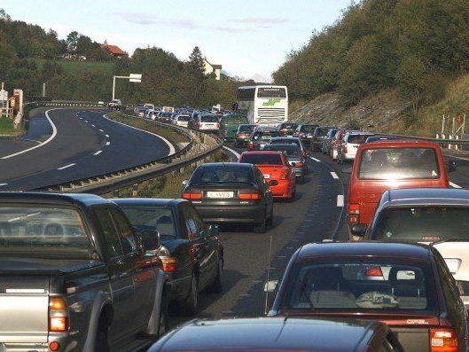 Massenkarambolage auf A1 in Niederösterreich - Mehrstündige Sperre Massenkarambolage auf A1 in Niederösterreich - Mehrstündige Sperre