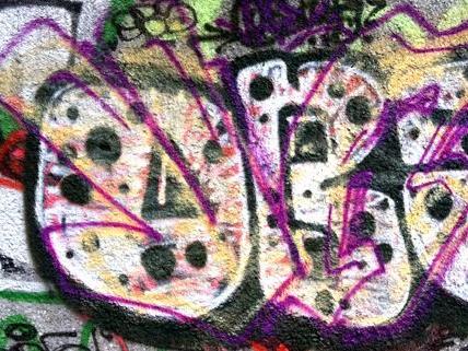 Wien - Landstraße: Graffiti Sprayer besprüht Botschaften - Festnahme