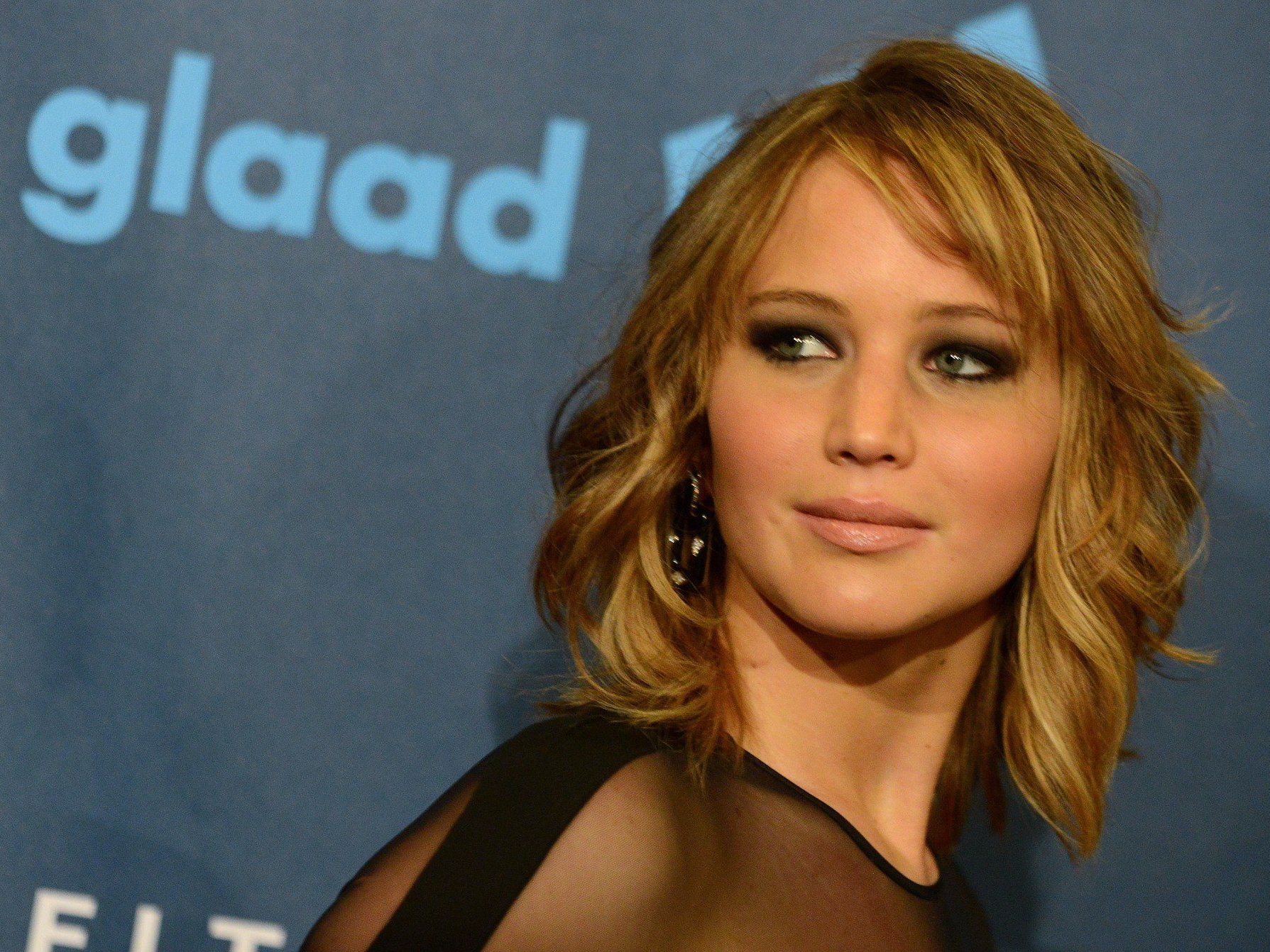 Jennifer Lawrence kritisiert Stars die über Politik reden. Jennifer Lawrence kritisiert Stars die über Politik reden.