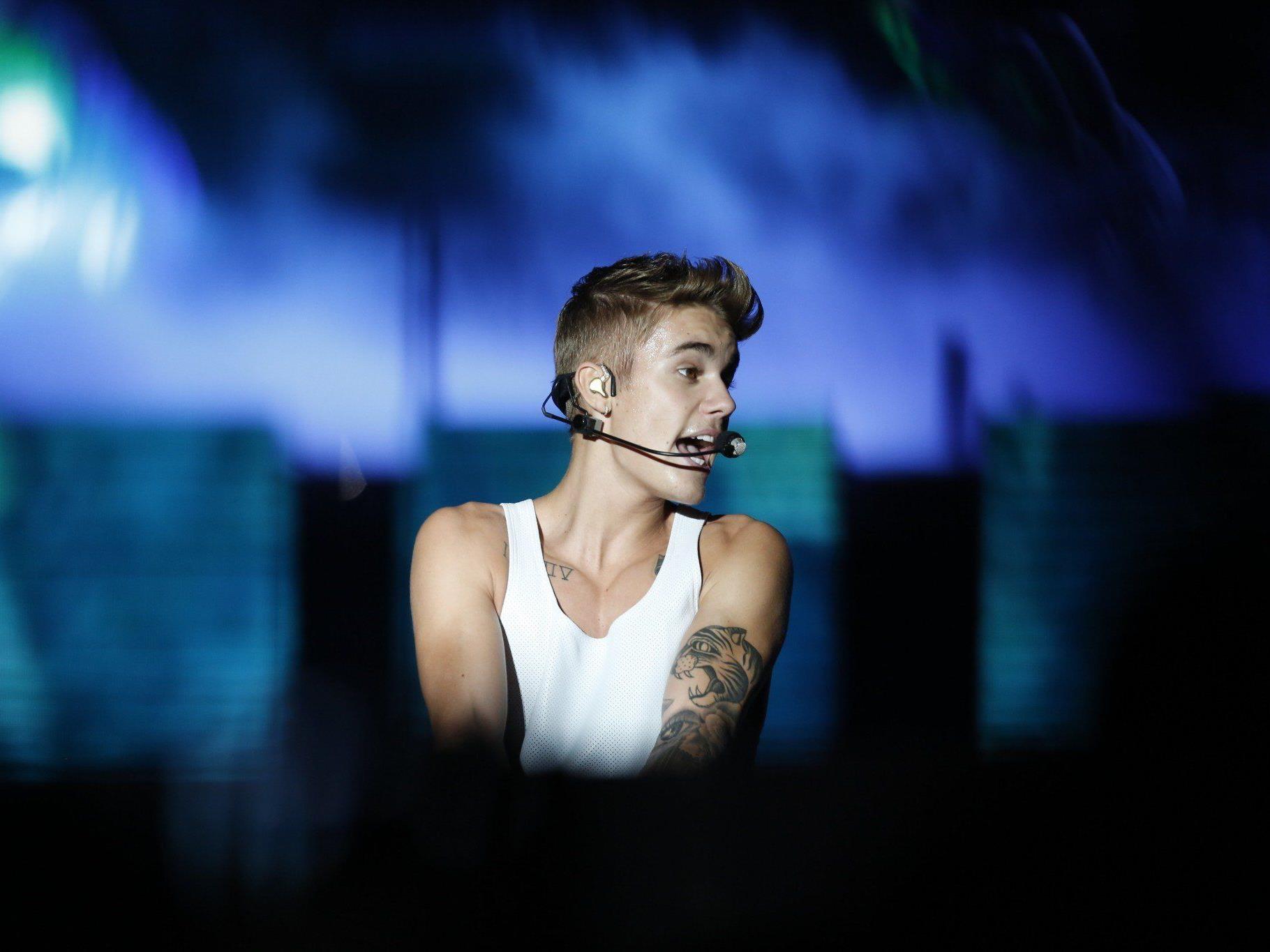 Justin Bieber brach sein Konzert in Buenos Aires wegen Magenbeschwerden ab.