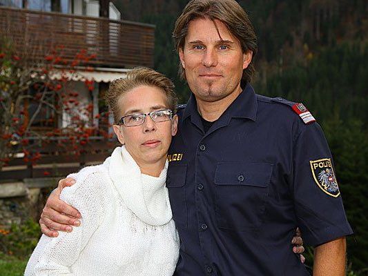 Gruppeninspektor Michael Schweizer rettet Sonja Friderichs mit seinem Einsatz das Leben. Gruppeninspektor Michael Schweizer rettet Sonja Friderichs mit seinem Einsatz das Leben.