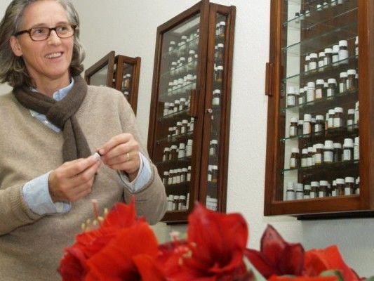 Elisabeth Majhenic ist Therapeutin und Dozentin für klassische Homöopathie Elisabeth Majhenic ist Therapeutin und Dozentin für klassische Homöopathie