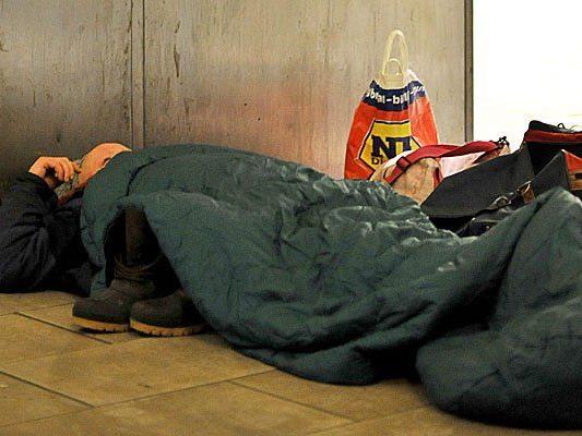 Ein Obdachloser verstarb über Nacht nahe dem Wienfluss