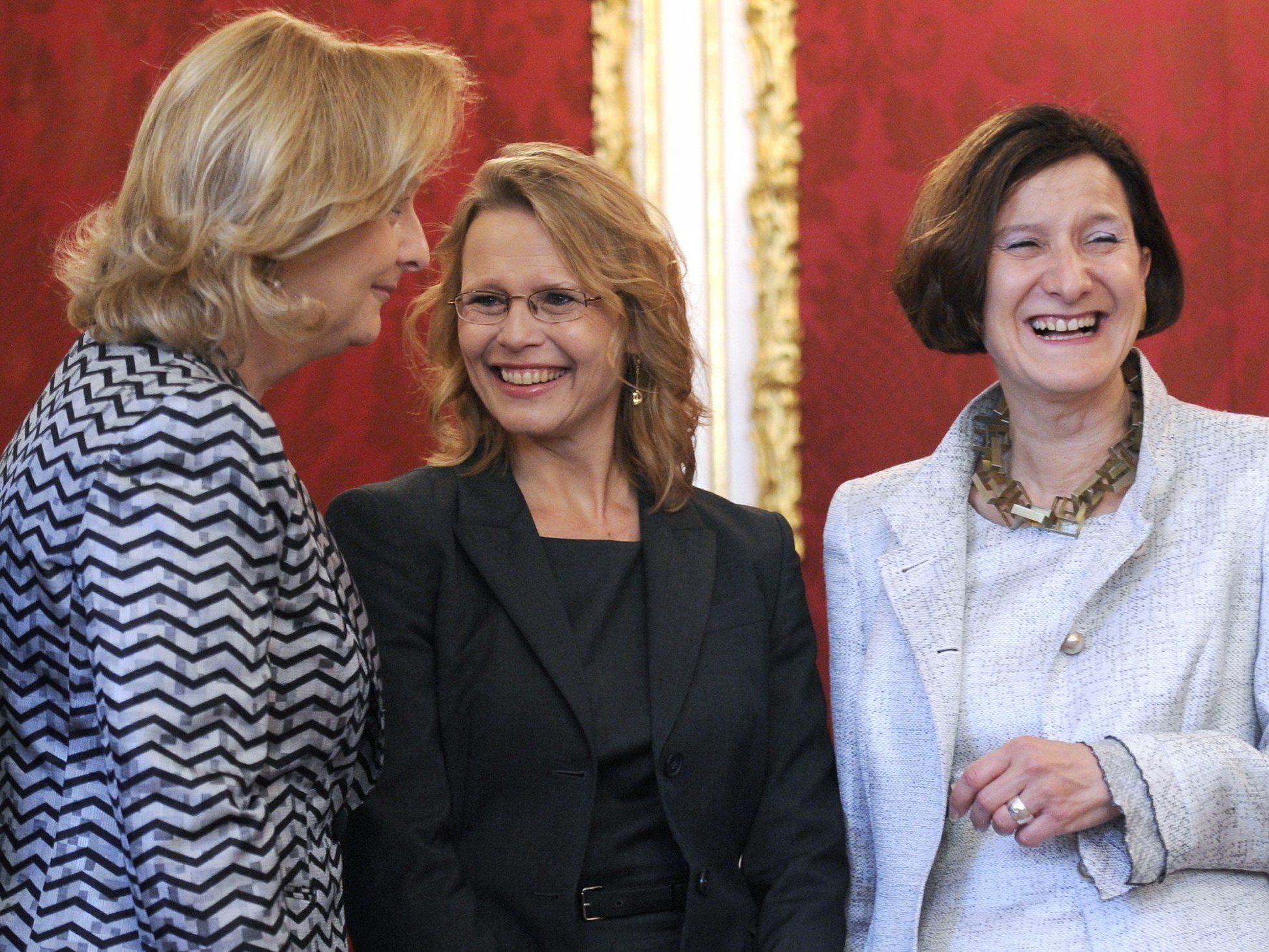 Finanzministerin Maria Fekter, Justizministerin Beatrix Karl und Innenministerin Johanna Mikl-Leitner am Donnerstag, 21. April 2011. Finanzministerin Maria Fekter, Justizministerin Beatrix Karl und Innenministerin Johanna Mikl-Leitner am Donnerstag, 21. April 2011.